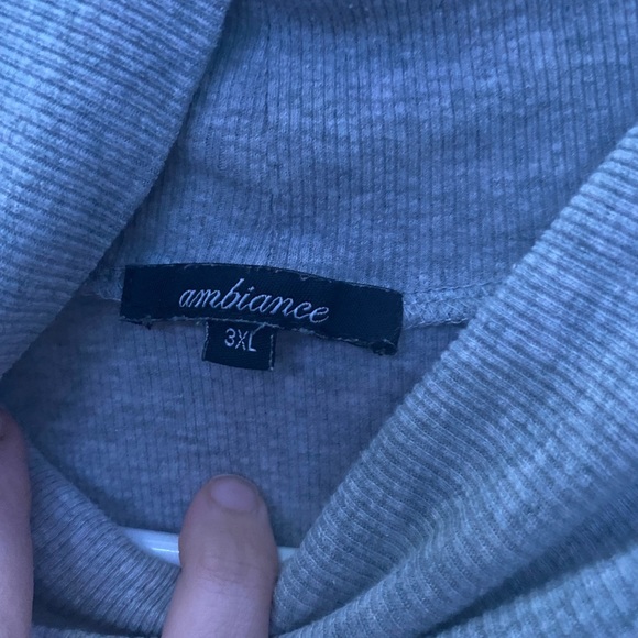 Gray Rib lined Turtle Neck - Picture 2 of 2